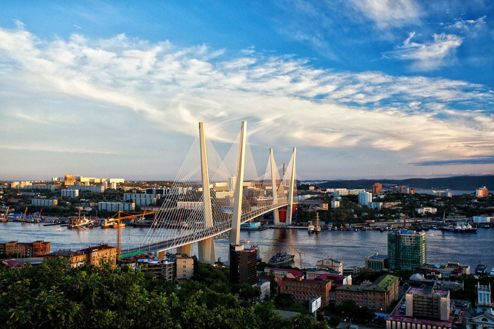 Мост во Владивостоке